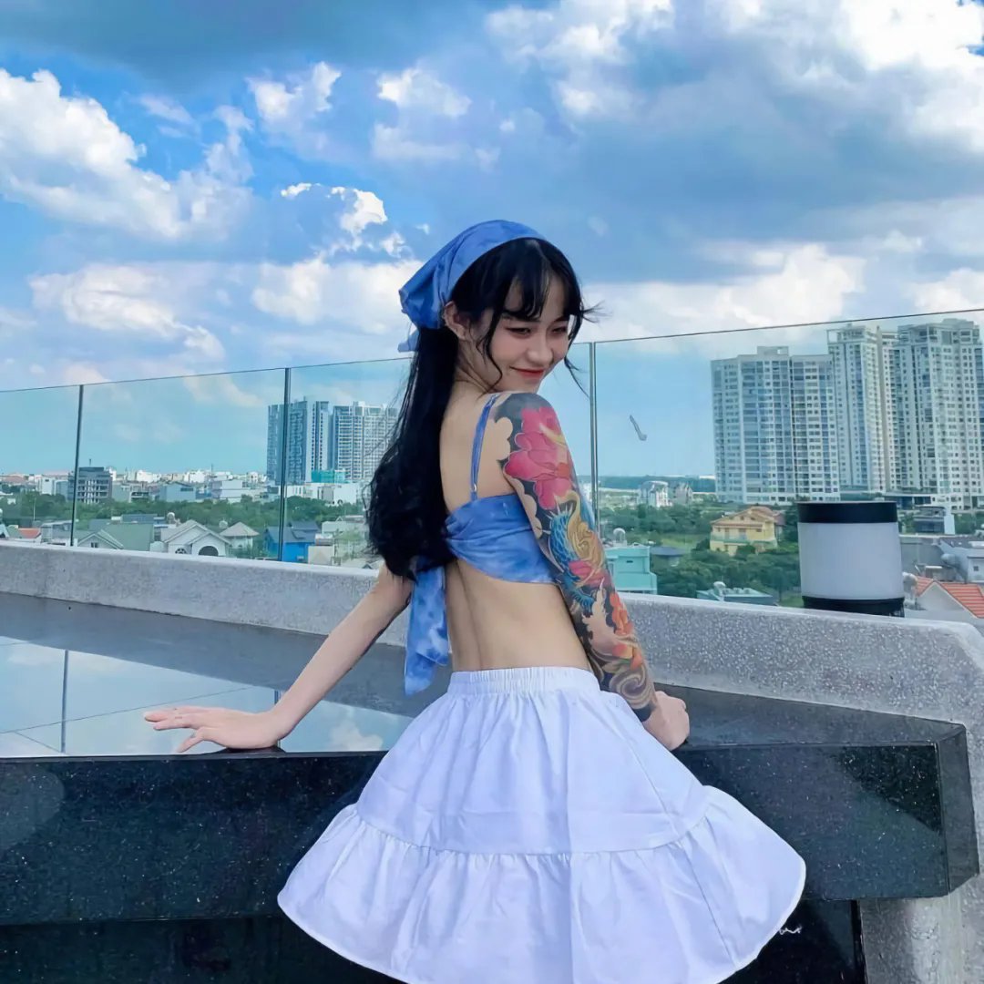 乌鸦与麻雀